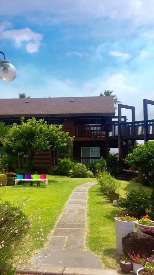Namu Hyanggi Pension Jeju Esterno foto